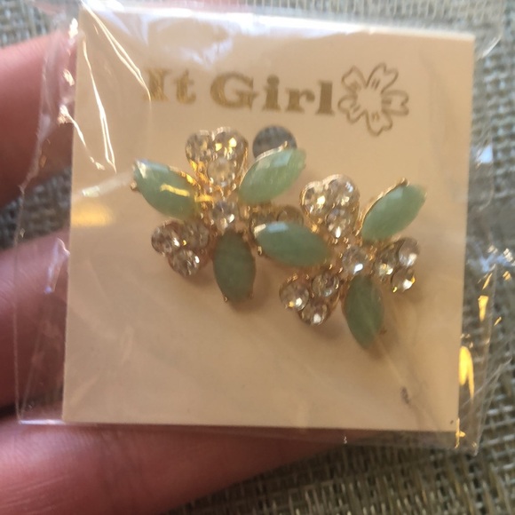 #110 Sparkly Gold and Stone Flower Earrings - Picture 2 of 11